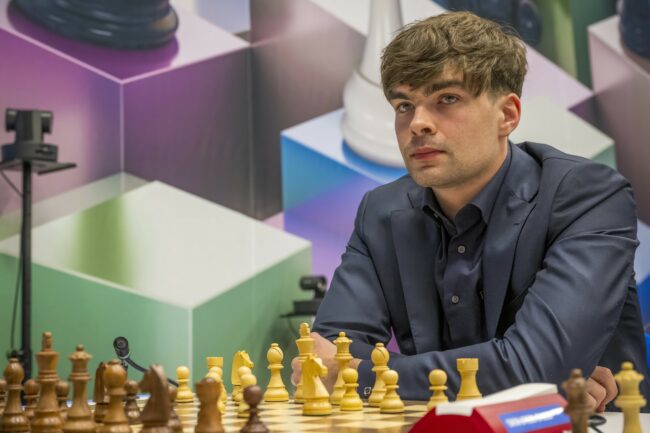 Ratingově nejsilnější hráč napříč extraligovými soupiskami, devatenáctý hráč světa Jorden van Foreest (NED) - 1. šachovnice týmu Moravská Slavia Brno A